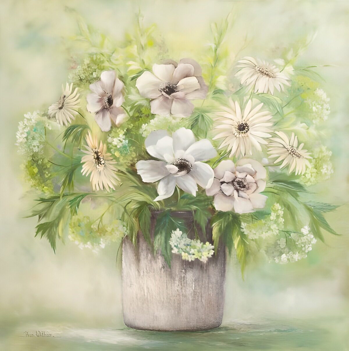 Witte bloemen in een grijze vaas